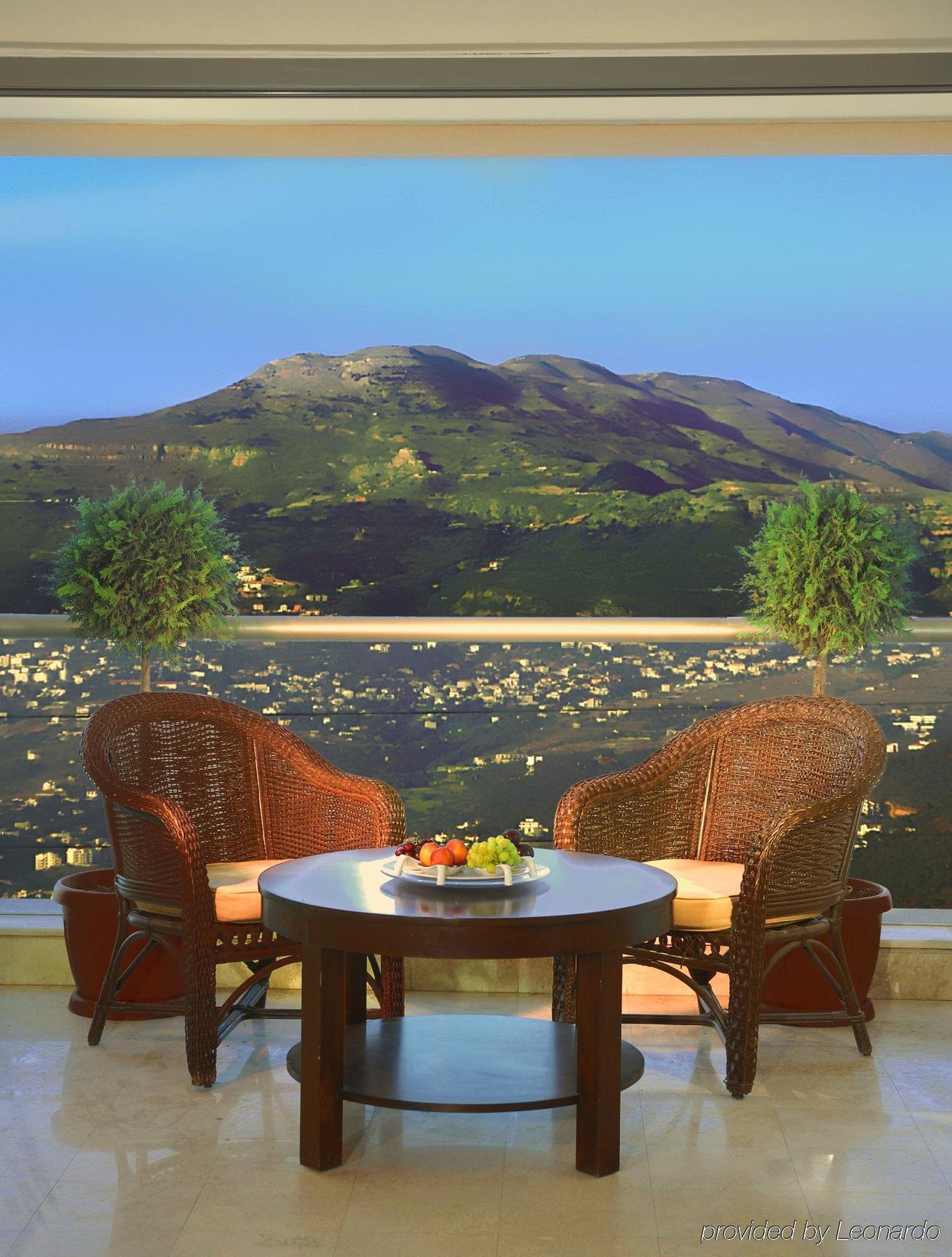 Safir Bhamdoun Hotel Restaurant photo